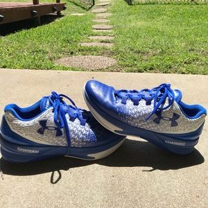 Under armor charged basketball shoes size 7